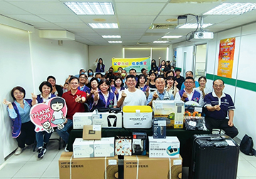 「父愛永恆 攜手傳愛」圓滿家扶兒求學之路