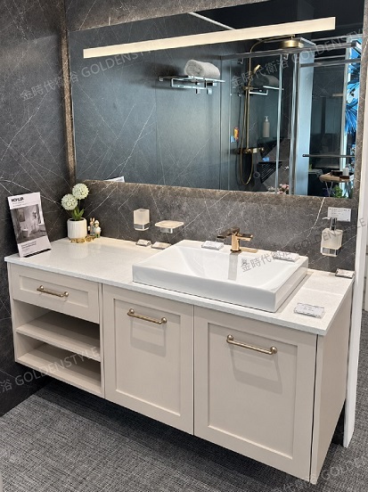 訂製掛鏡+KOHLER檯上盆+<br>杜邦石英石 雲晶白+<br>K-73050T-B7-RGD面盆龍頭(側把手/玫瑰金)+<br>訂製發泡防水櫃體 開放設計<br>(復古門片設計/特調奶茶色)示意圖