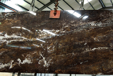 大理石浴室地板亮面霧面選擇？打理困難度是關鍵考量