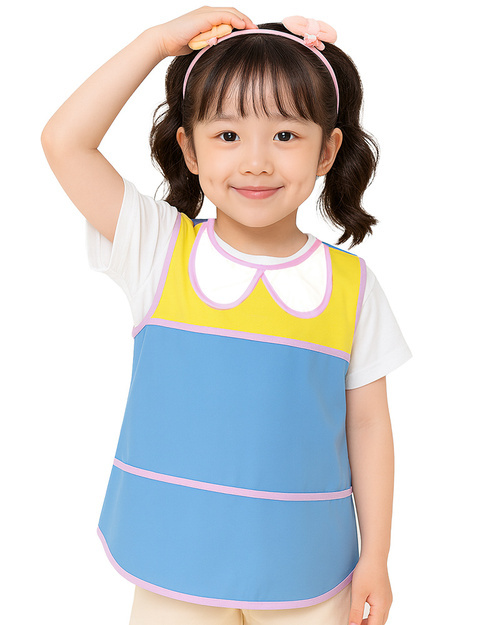 團體服樣式精選<br>幼兒園圍兜 無袖 訂製款 藍黃滾粉紅<span>BIC-00-14-Style</span>示意圖