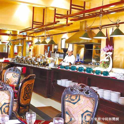 連3年漲價！北市70年西餐廳 Buffet更貴了