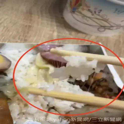 便當吃到「牽絲白飯」桃園男中毒挨2針！衛生局稽查：多項缺失