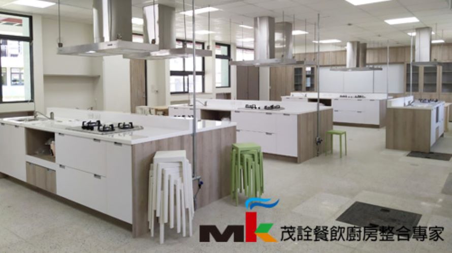 餐飲物流與冷鏈篇：中央廚房到門市的配送、溫控與設備規劃完整指南