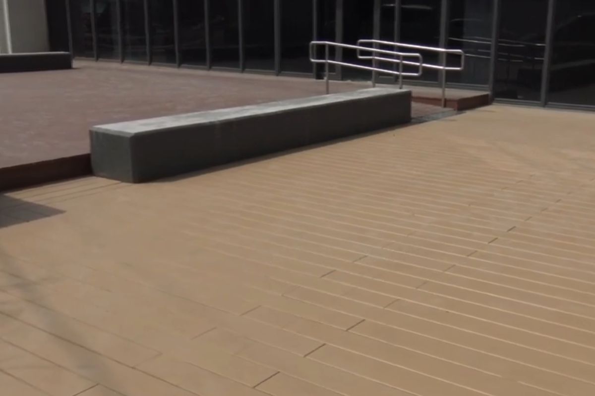 福瑞斯厚水泥板｜耐候隔熱X安全節能 仿木紋水泥板