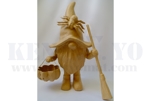 EcoGrove™ Paper Mâché Standing Gnome示意圖