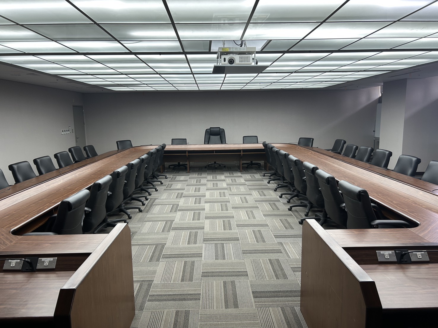 北棟1021會議室正視圖
