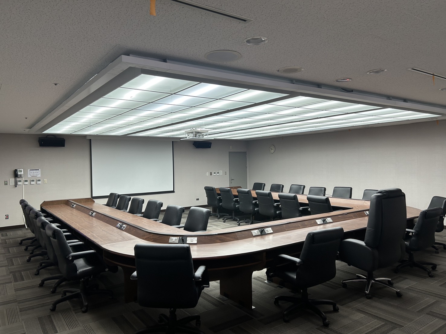 北棟1021會議室左斜視圖