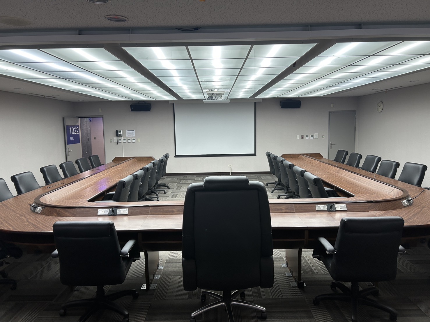 北棟1022會議室後視圖