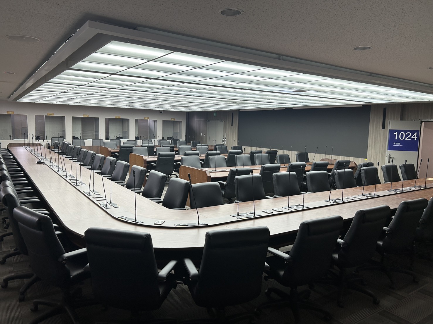 北棟1024會議室左斜視圖
