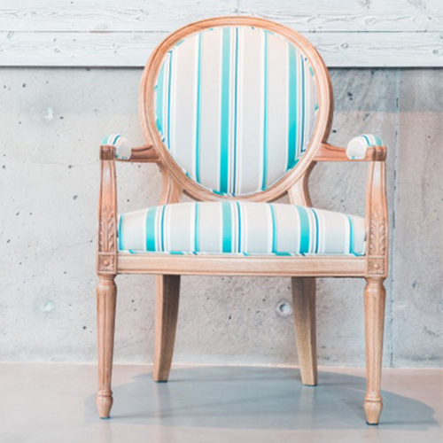 優雅宮廷餐桌椅示意圖