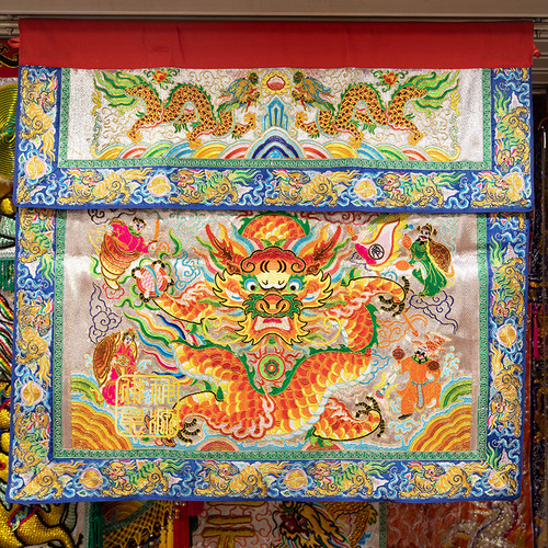 36正面龍獅邊桌圍仿潮繡銀底示意圖