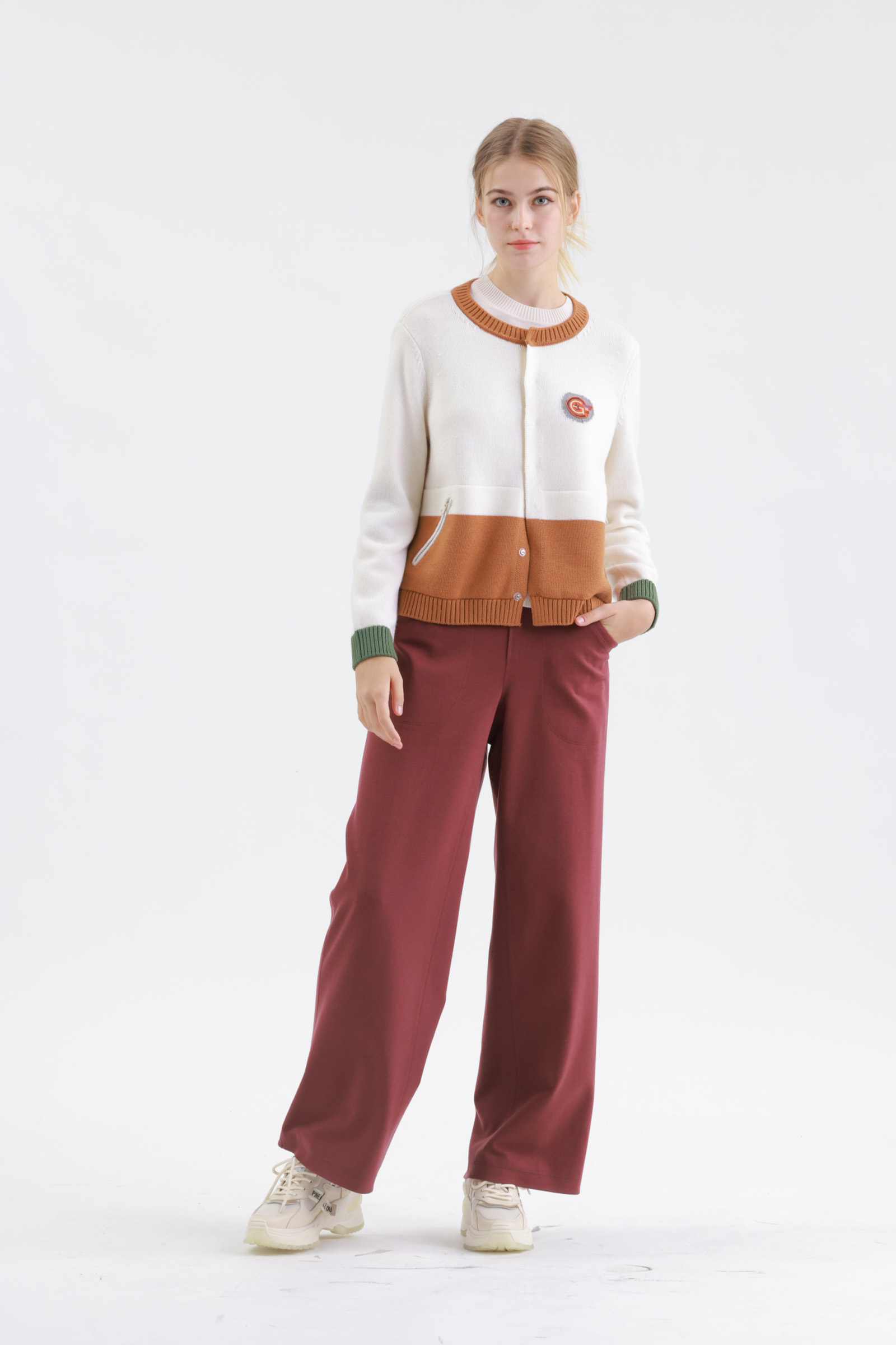 拼色修身柔暖針織外套示意圖