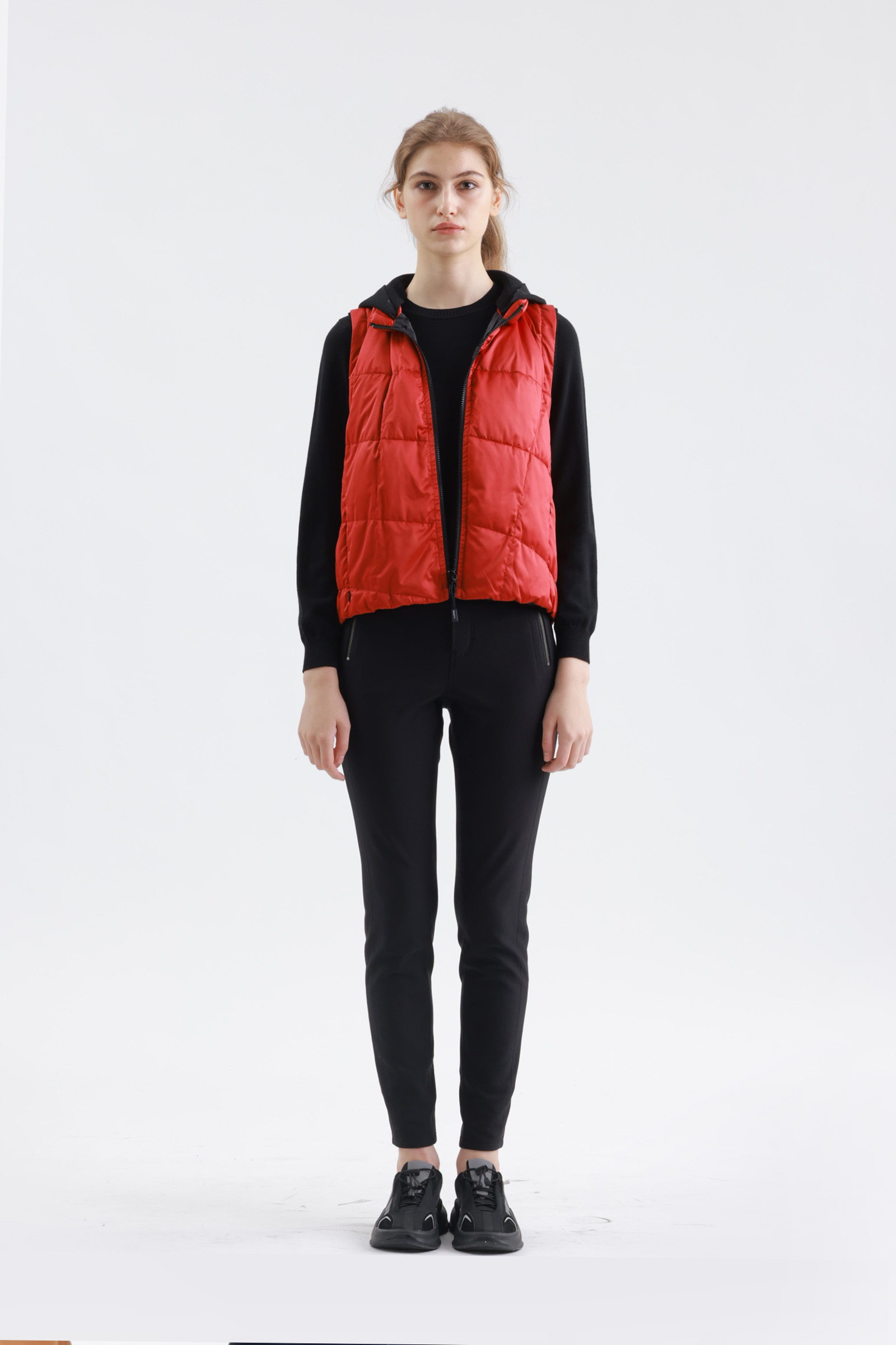 翻色保暖帶帽羽絨背心示意圖