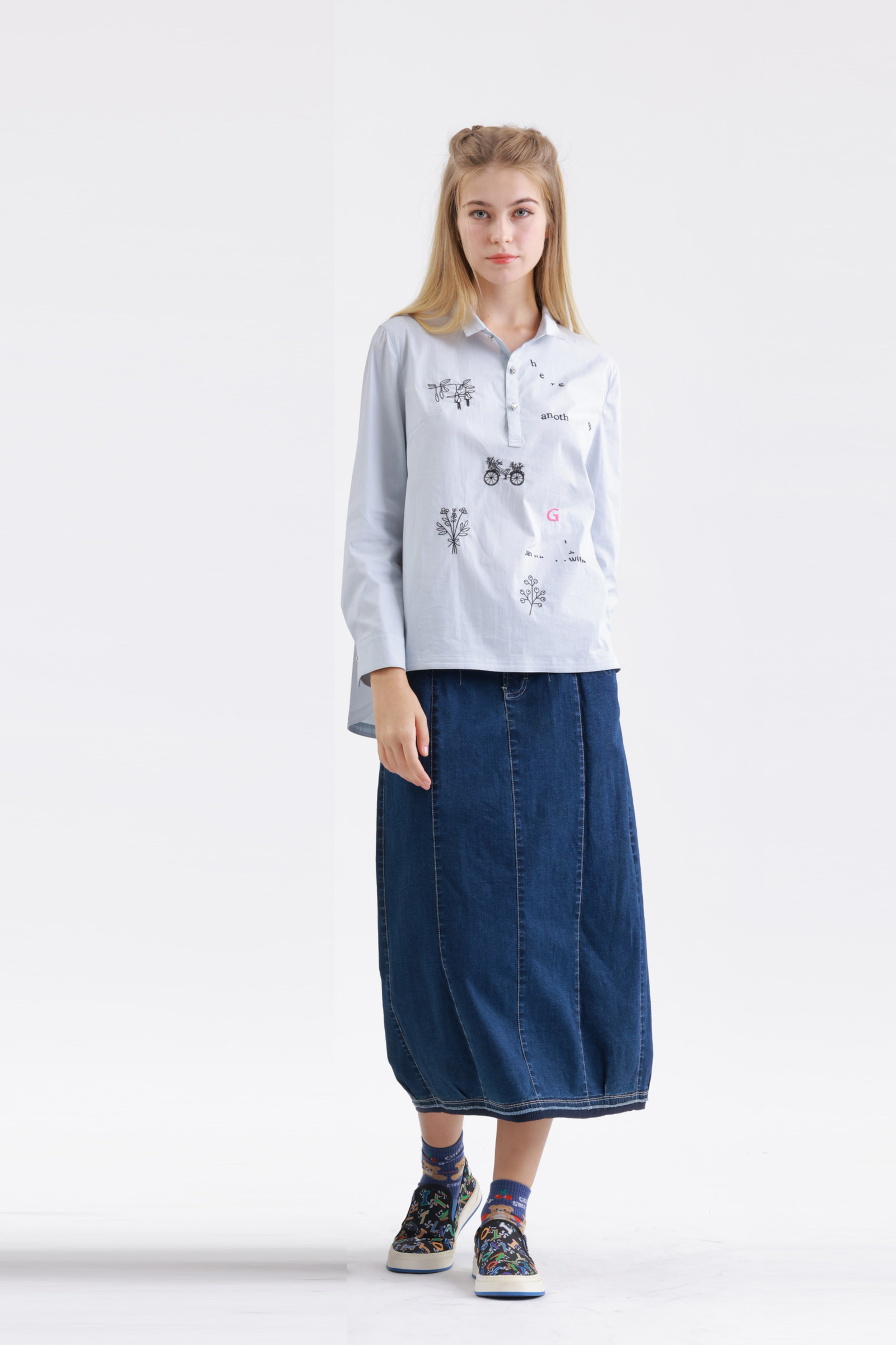 氣質刺繡襯衫示意圖