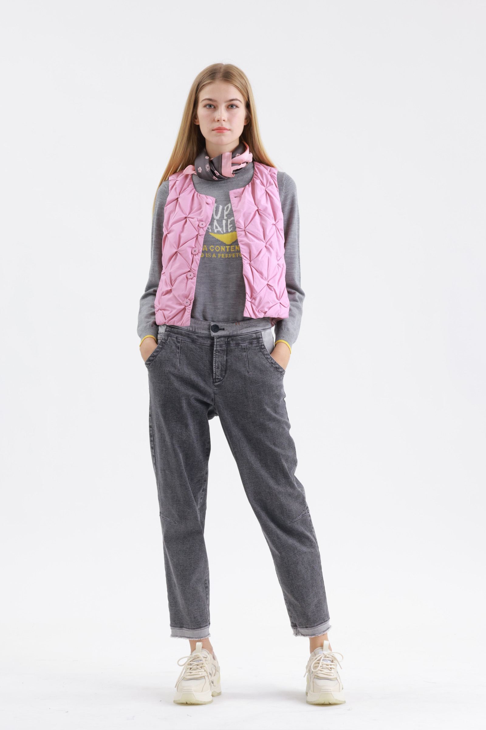 扭花短版輕羽絨背心示意圖