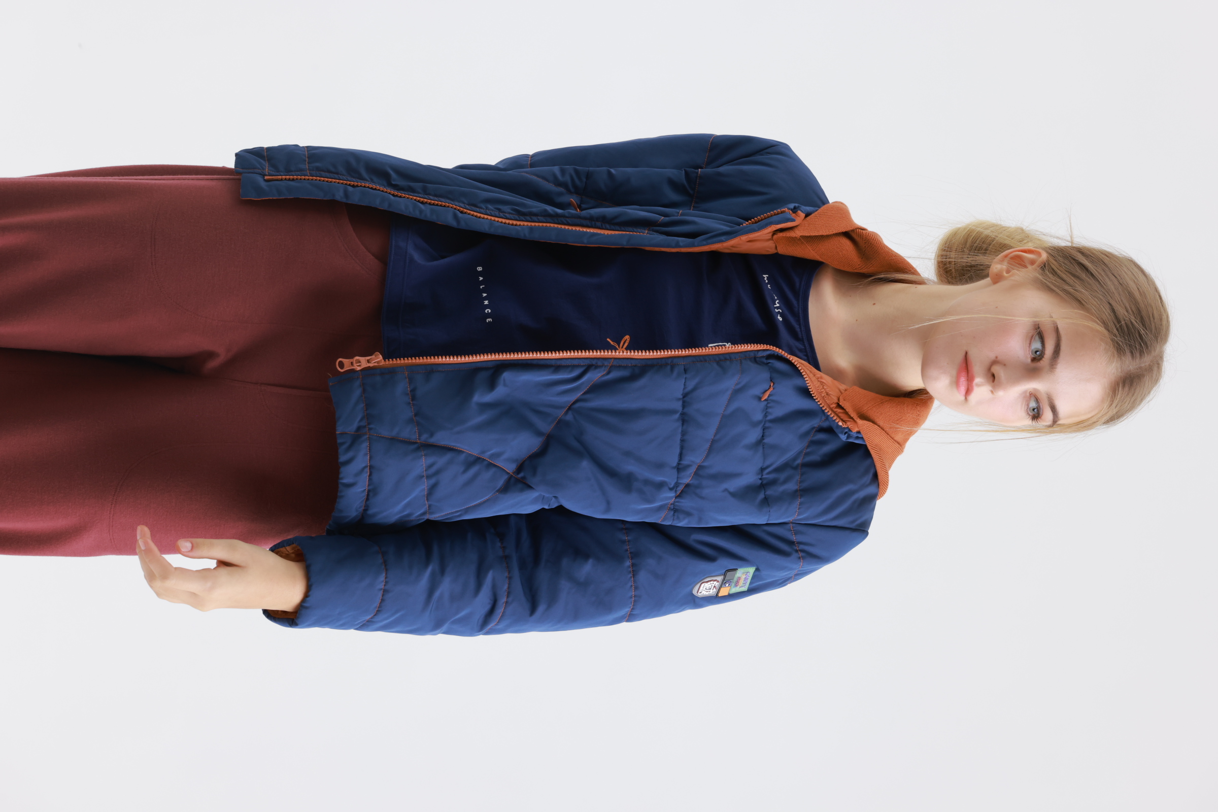 翻色保暖帶帽羽絨外套示意圖