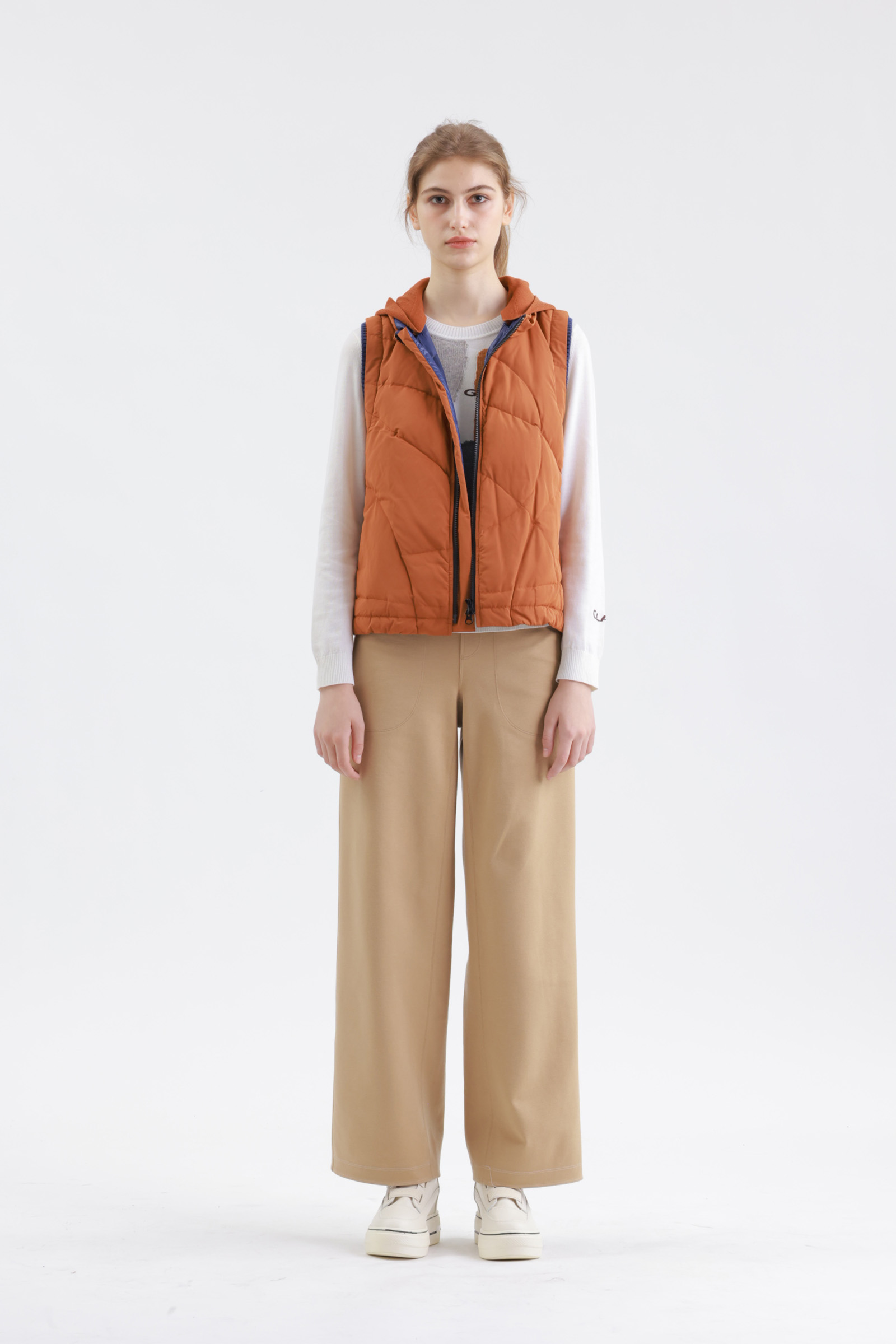 保暖帶帽羽絨背心示意圖