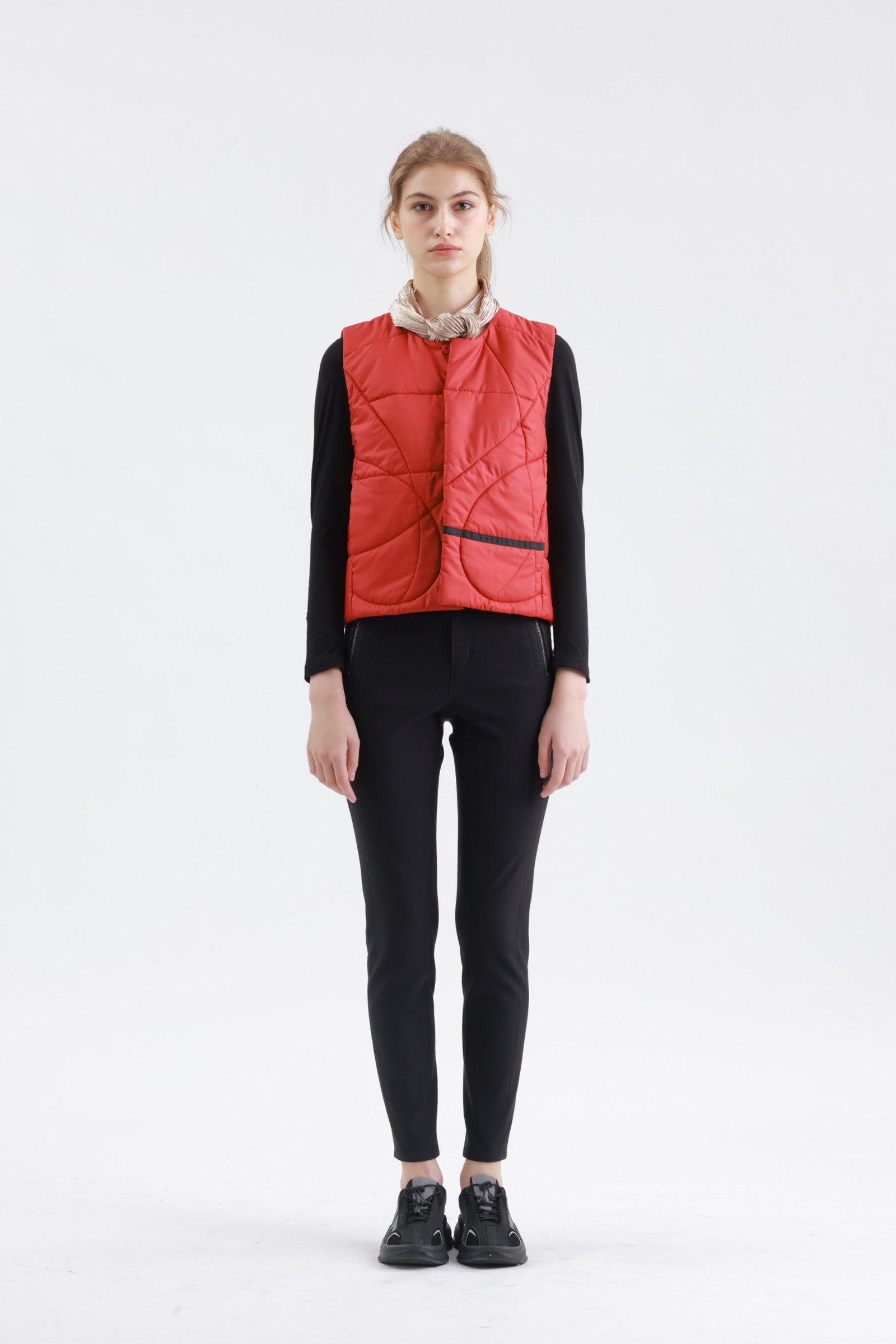 保暖短版鋪棉背心示意圖