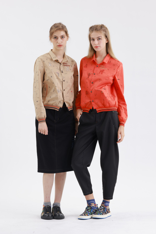 滿版印花刺繡襯衫示意圖