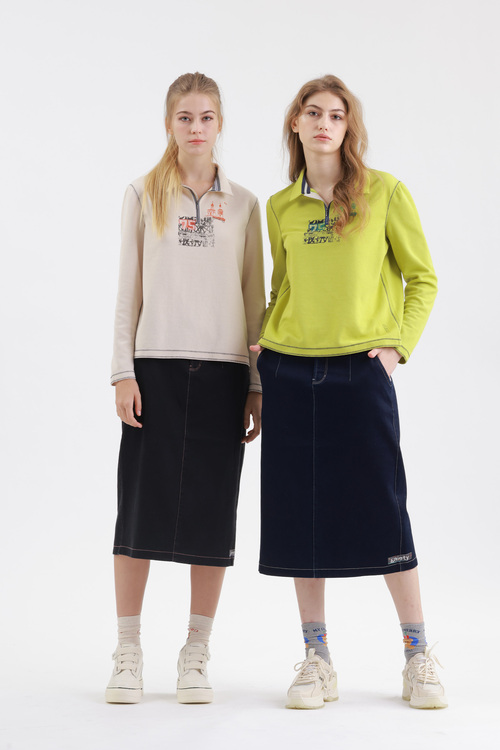 隨性印花修身上衣示意圖