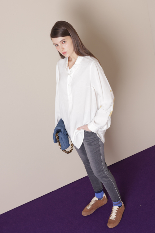 空氣感立裁印花襯衫示意圖