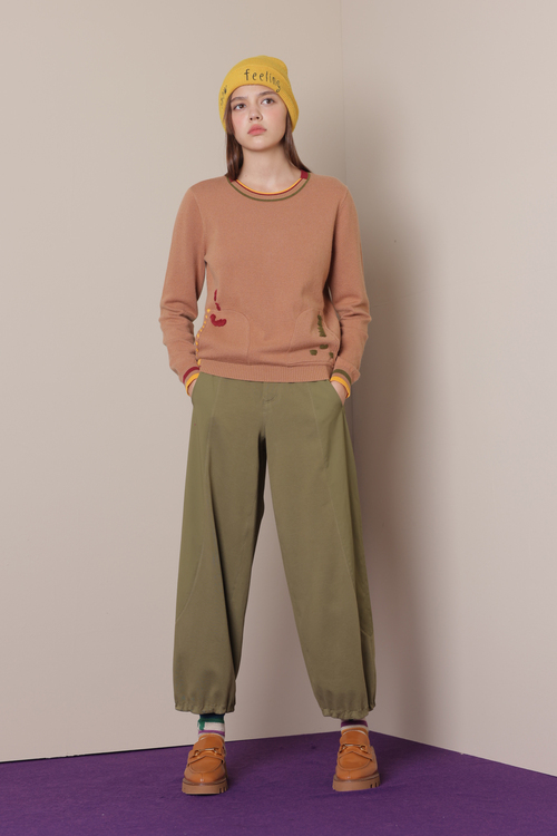 異材拼接寬筒褲示意圖