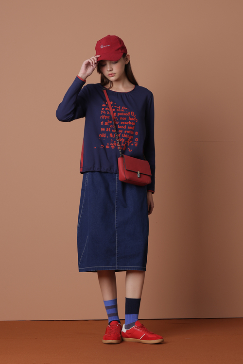 敘事詩植絨T恤示意圖