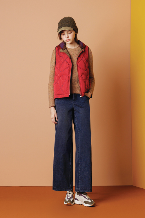 織趣波點羽絨背心示意圖