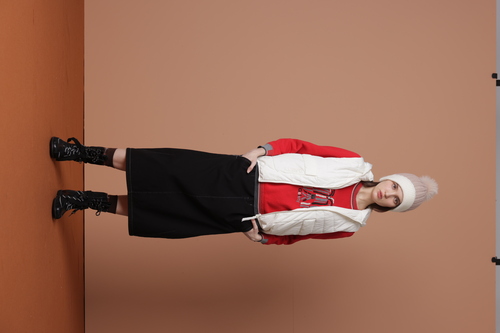 刺繡彈力牛仔裙示意圖