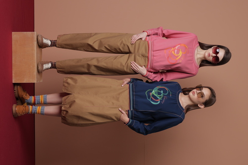 漸變水彩寬鬆T恤示意圖