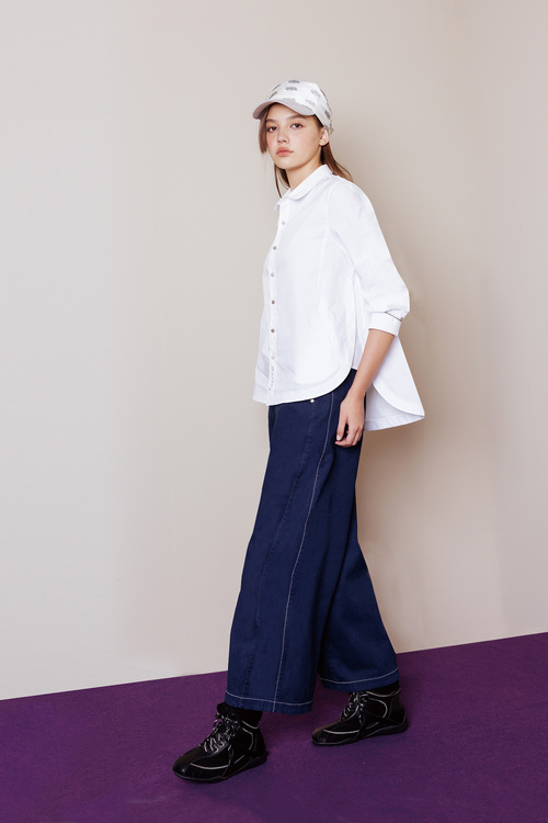 精緻花卉刺繡傘擺襯衫示意圖