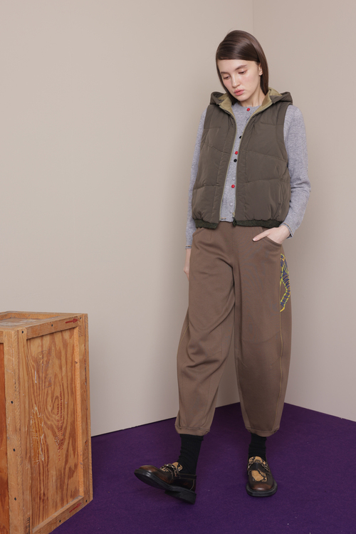 花卉壓紋保暖羽絨背心示意圖