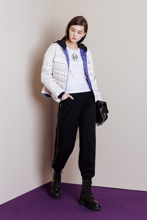 經典輕量帶帽羽絨外套示意圖