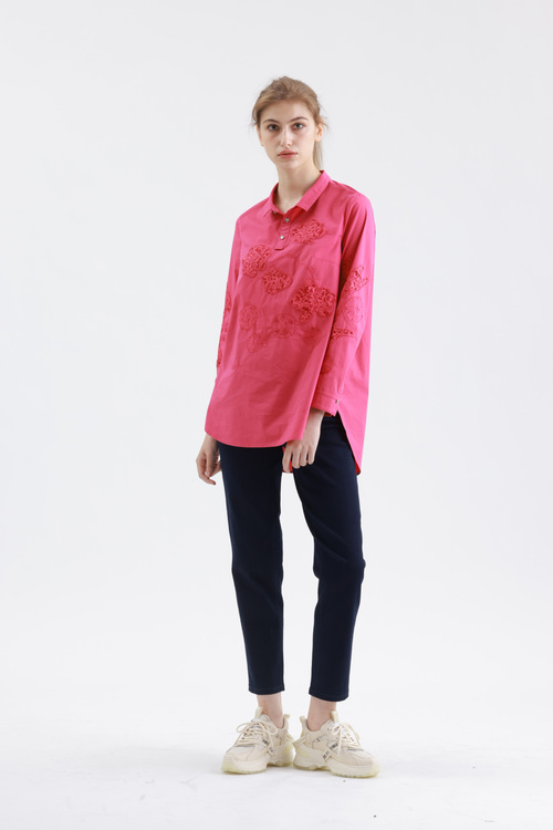 刺繡粉色上衣示意圖