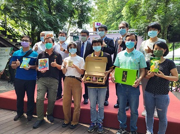 👍工商時報：茶二代洪國賓經由嘉義大學輔導，開發出(氳香原茶)掛耳式沖茶包