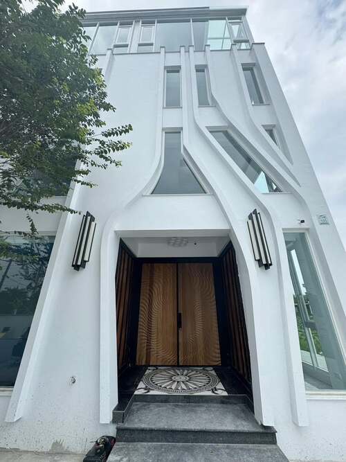 冬山河私人招待所：緬甸柚木示意圖