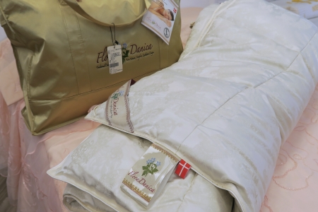 羽絨界精品-冰島雁鴨絨被(丹麥之花健康活體羽絨)/荷蘭英黛爾乳膠珍藏款/數量不多