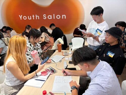 1141015下一位AI職場新星就是你！中彰投分署青年職涯發展中心10月實戰體驗活動帶領青年迎戰數位職場示意圖