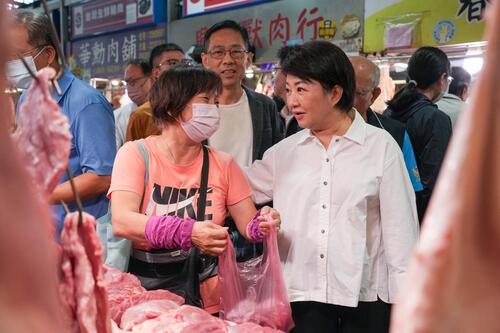 1141108豬肉攤開市！盧市長赴市場關心豬肉供需、價量情形 提供安全衛生美味國產豬肉示意圖