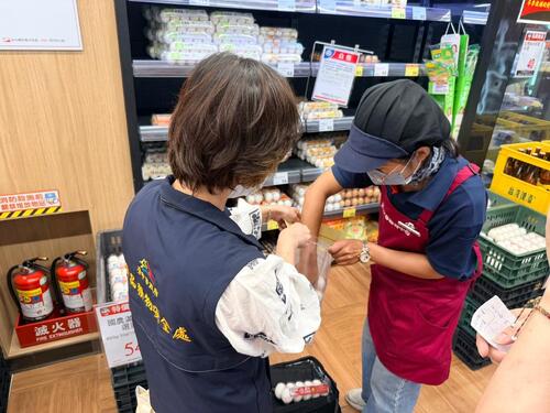 1141110食安處擴大「芬」蛋稽查　下架涉案雞蛋確保食安示意圖