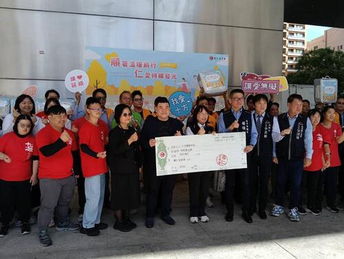 1141217讓仁愛持續發光！順仁兄弟會歲末送暖 創會長、台中市議員賴順仁：捐助30萬元助十方啟能中心示意圖