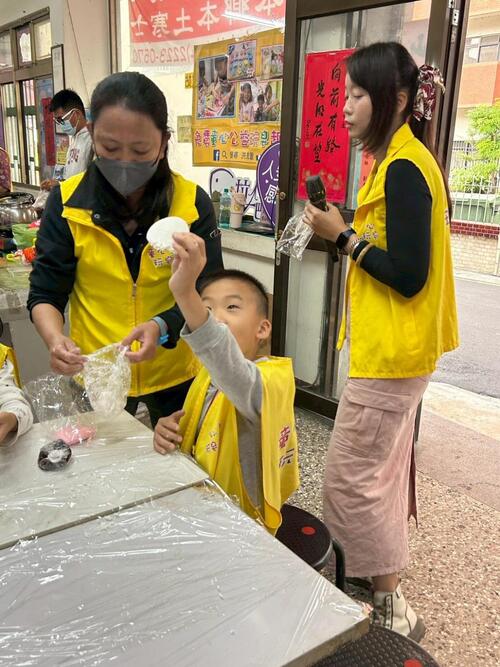1141220人安冬至睦鄰包湯圓 「驛馬心動」迎新年示意圖