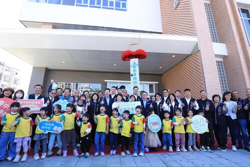 1141222打造「會呼吸的圖書館」！ 北屯溪東圖書館正式開館 針對跨年等大型活動維安 盧市長：台中市全城緊急戒備當中示意圖