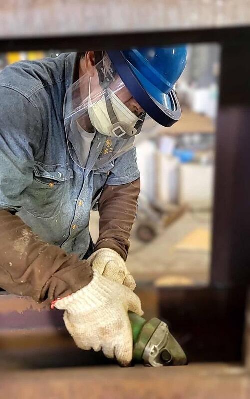 1150106六十七歲原民阿公為3孫撐起一個家 中彰投分運用「僱用獎助措施」助他重返職場解燃眉之急示意圖