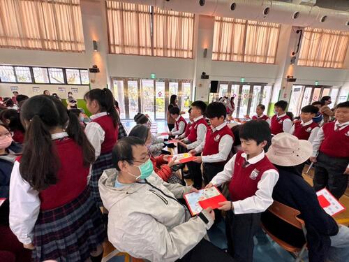 1150108麗喆中小學《 美「麗」選「喆」•圓滿前行》聖誕慈善募款 145 餘萬元全數捐贈弱勢示意圖