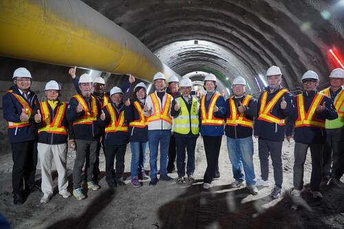 1150109東豐快「最挑戰」工程公老坪隧道進度超前！建設局長：朝118年全線貫通邁進示意圖