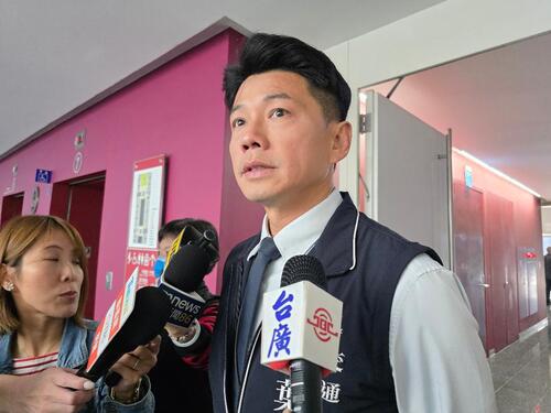 1150113 TPASS恐斷炊 民進黨議員周永鴻：冤有頭債有主 應要求藍委速審總預算 中市府盼TPASS持續 交通局長：是否代墊等中央給答案示意圖