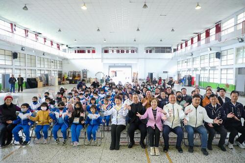 1150122挹注近3億挺教育！盧市長：「台中尚泳計畫」啟動 獻給大甲國小第一份新年禮物示意圖