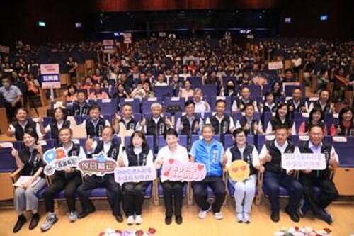 1150502「有媽媽在，家就在！」盧市長出席模範母親表揚讚嘆媽媽是家中女神示意圖