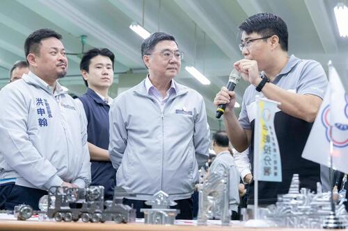 1150505總統出訪振奮人心 卓榮泰院長：黑手及對手都在對岸 在國內只要有隊友 不要有對手示意圖